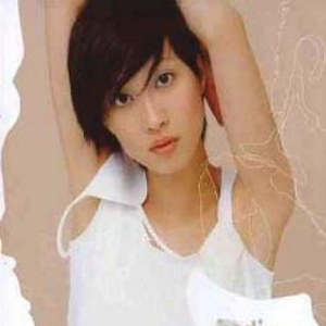 极品粉红色翻盖大阴茎靠小嫩逼
